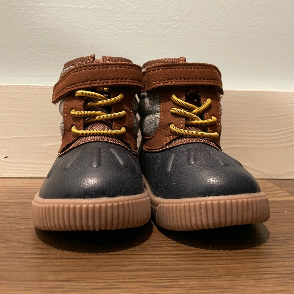 Carter’s Winter Boot size 6